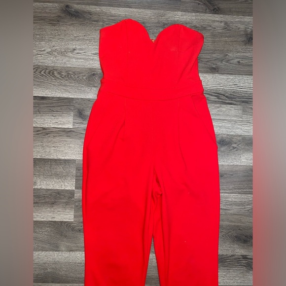 Express straplesss jumpsuit - Picture 2 of 3